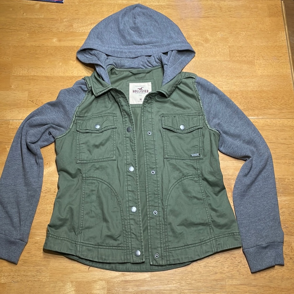 NWOT Hollister Army Green Hooded Jacket